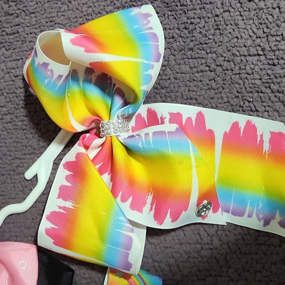 Bows for Days - Picture 2 of 7